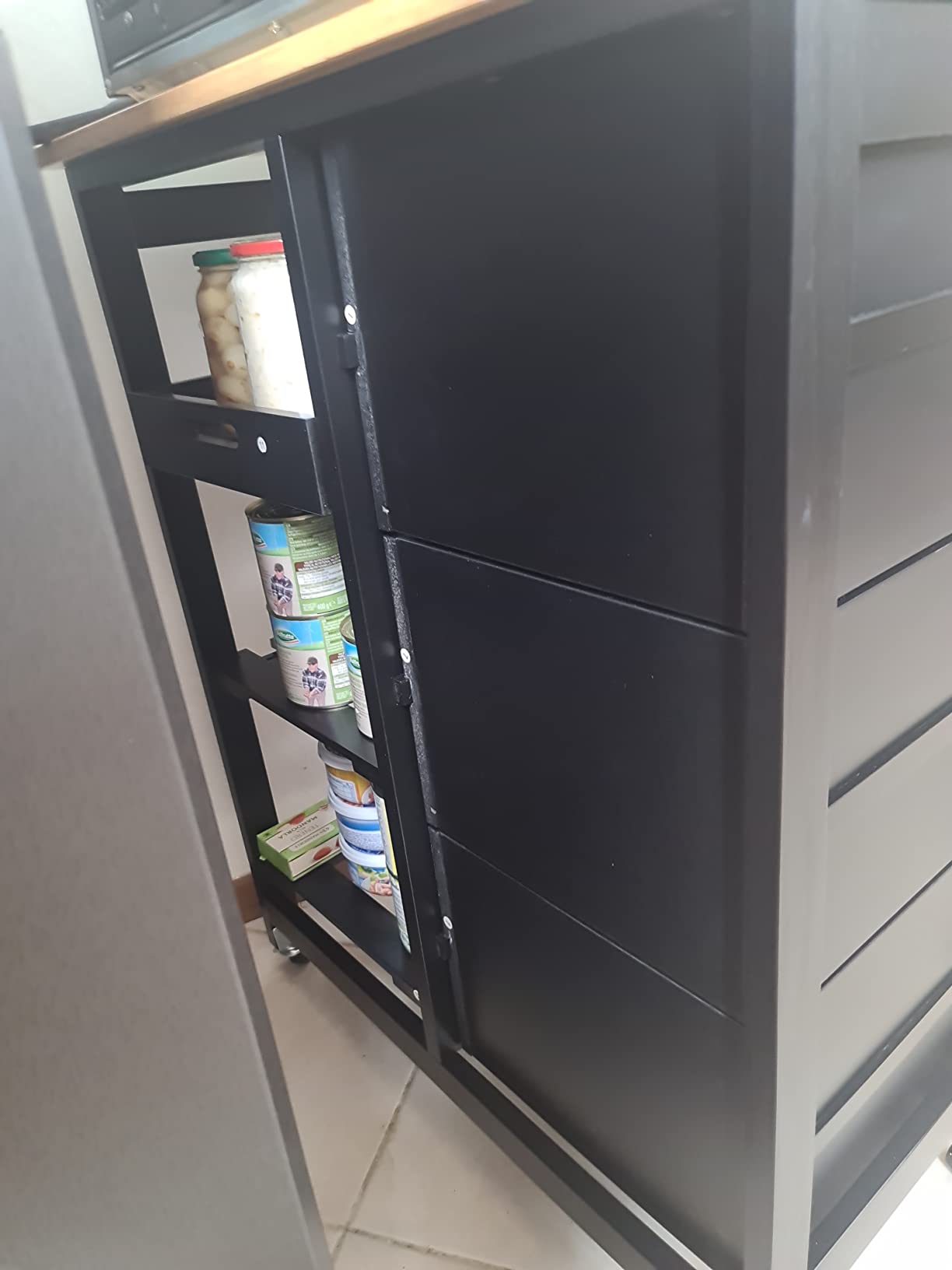 Praktischer Zusatzschrank