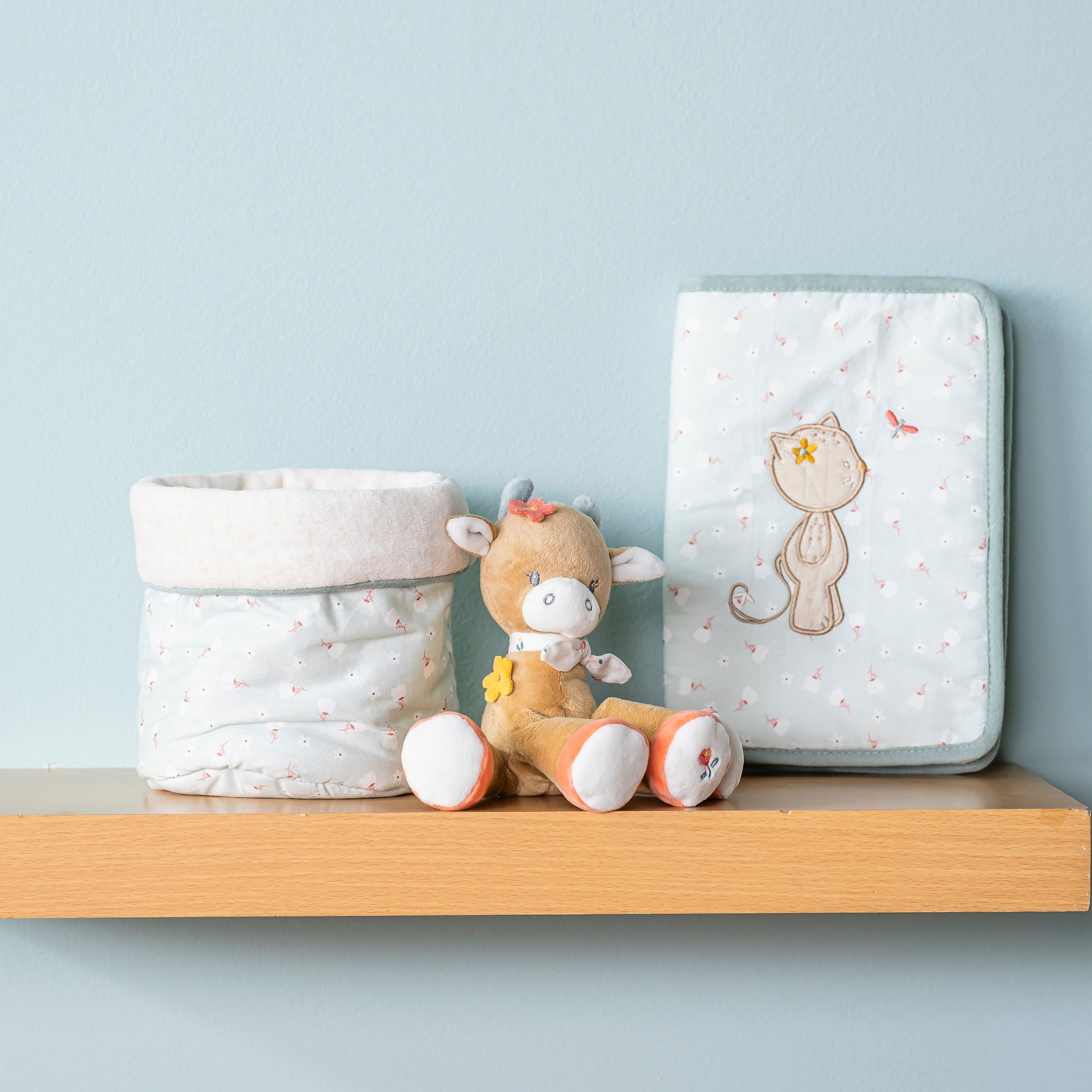 nattou-mila-kuscheltier-mit-rassel-kuh image 2