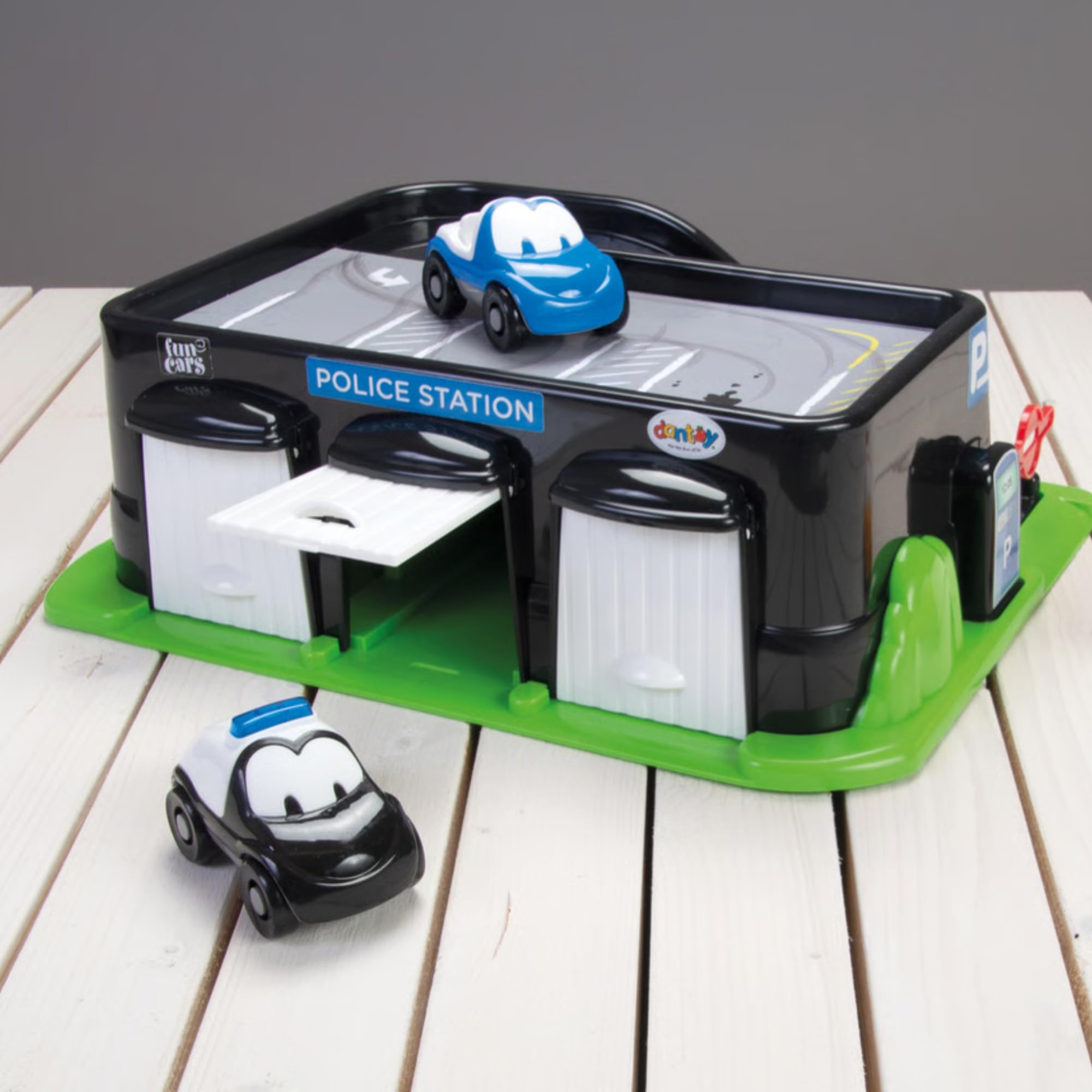 dantoy-7522-garage-polizeistation-spielset-classic image 6