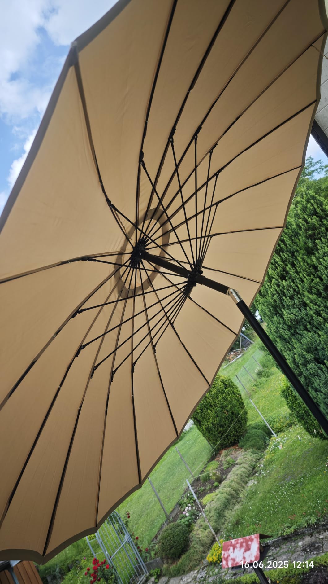 Riesiger Schatten