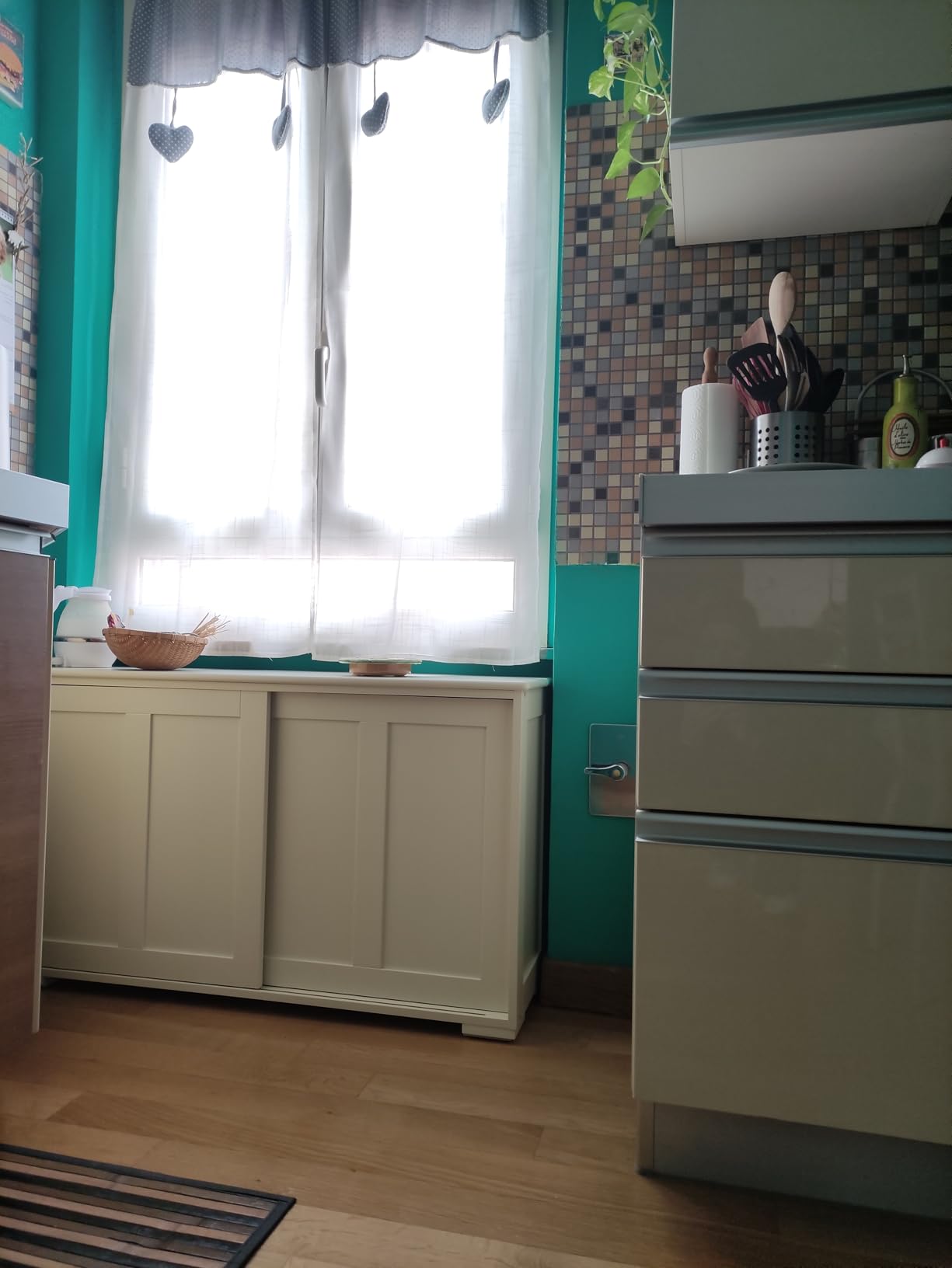 Praktischer Schrank fürs Esszimmer