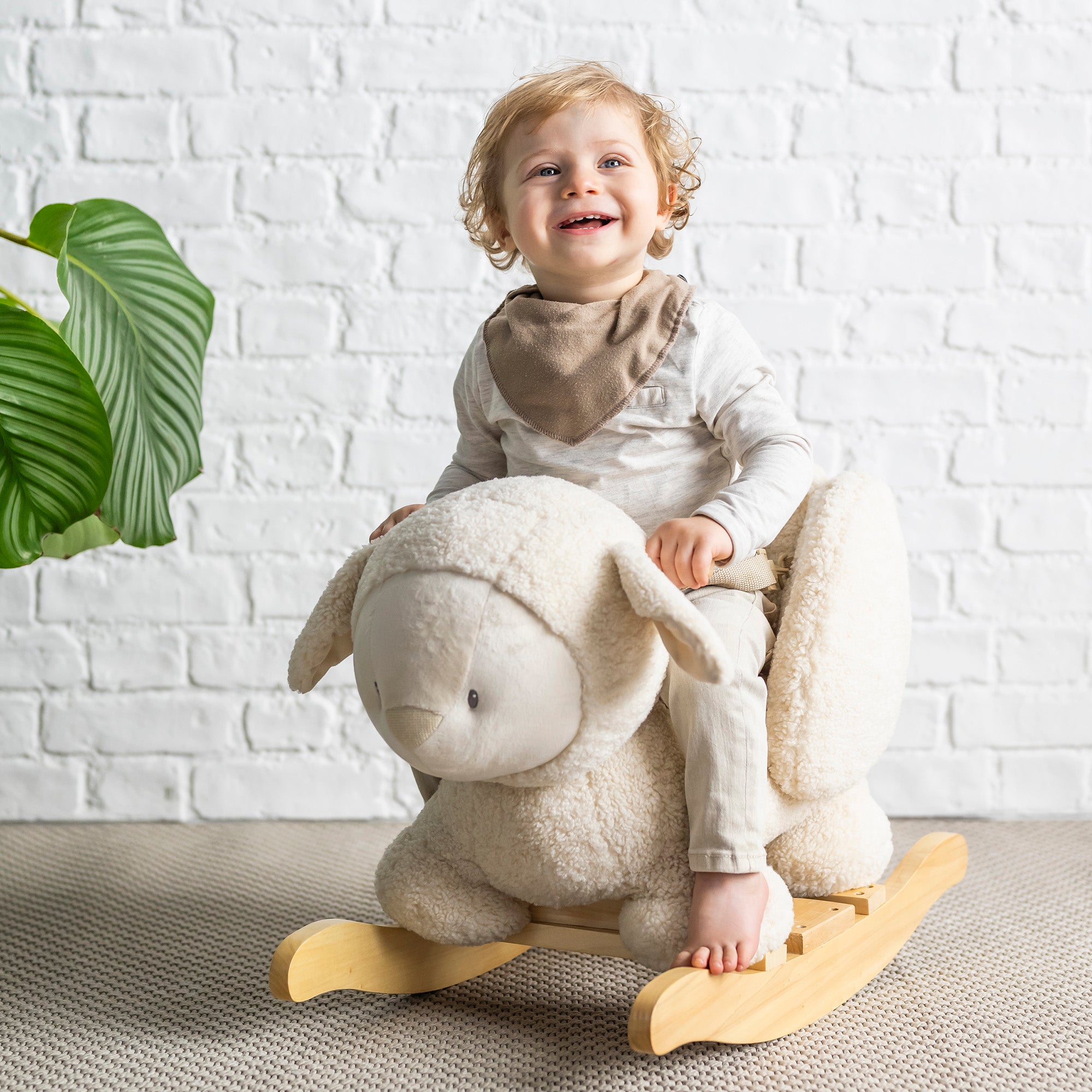 nattou-teddy-schaukelschaf-schaukeltier-mit-lehne image 2