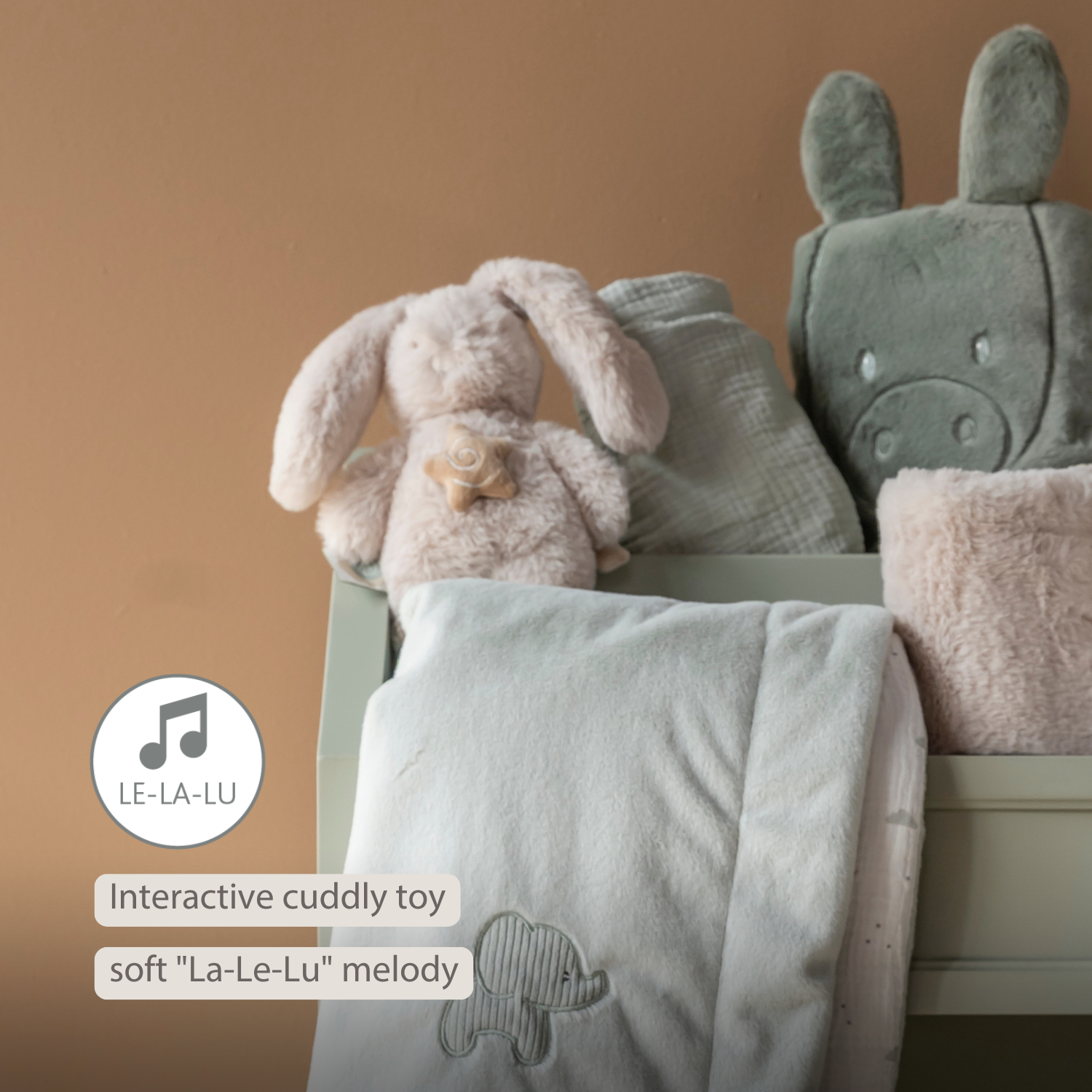 nattou-loulou-mini-spieluhr-hase-20-cm-sand image 4