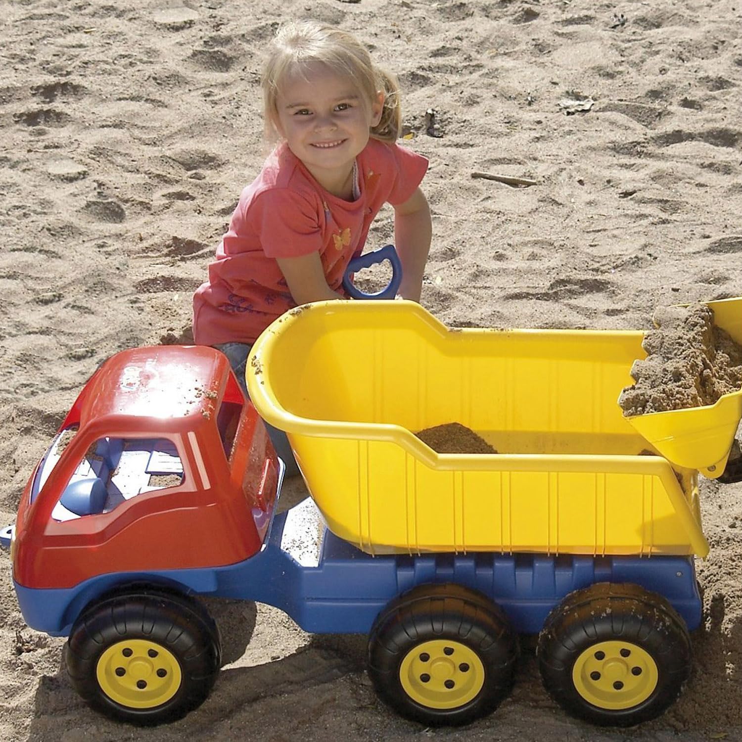 dantoy-giant-tipper-truck-84-cm-gro-er-kipplaster-f-r-garten-made-in-denmark image 2
