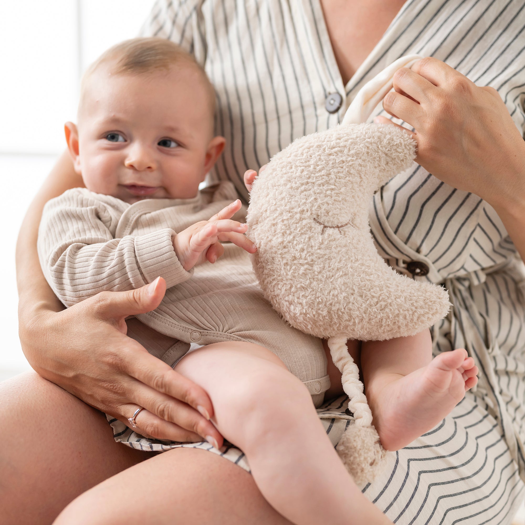 nattou-teddy-kuscheltier-spieluhr-mond-mit-la-le-lu-melodie image 3