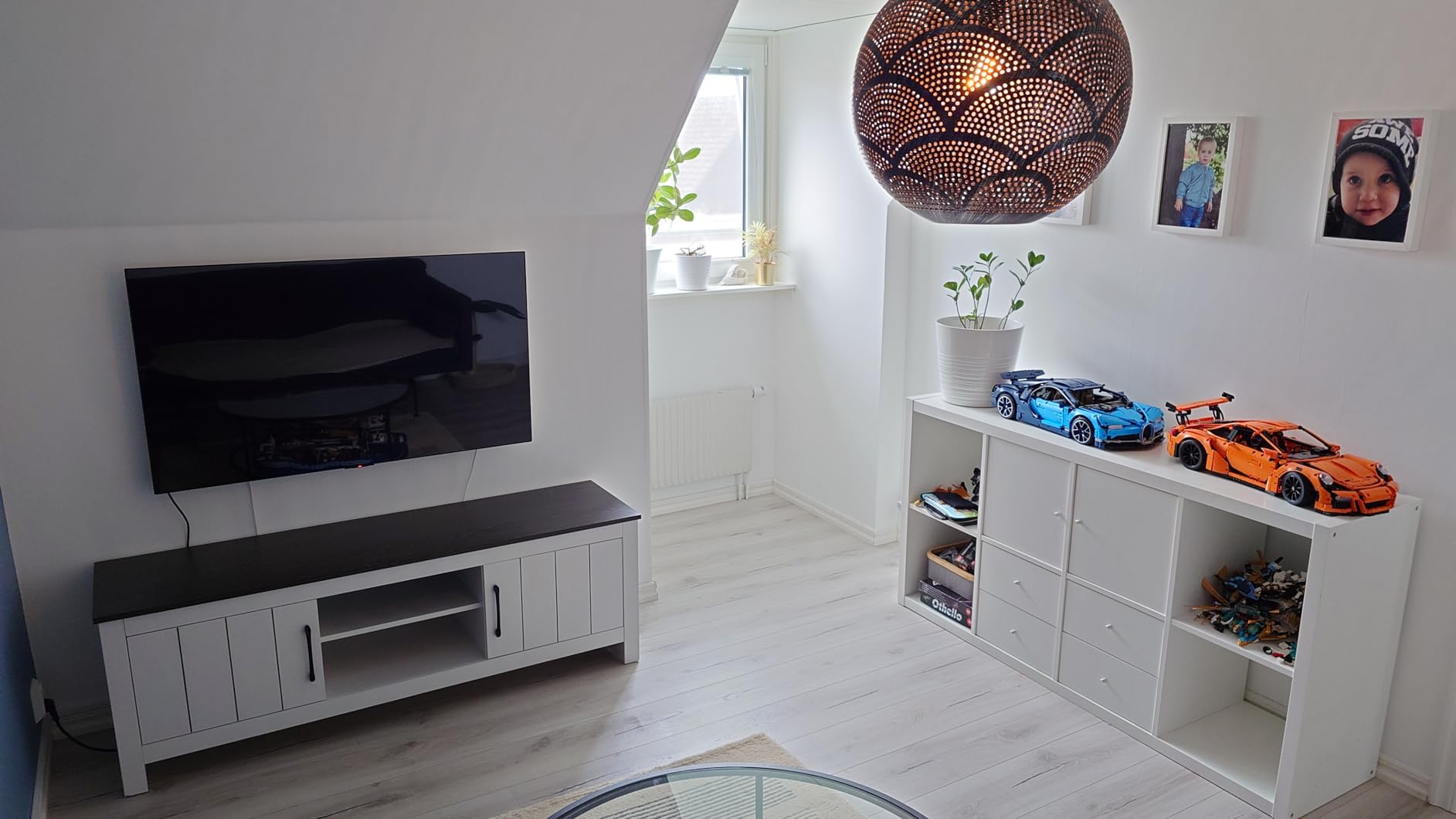 Solider TV-Schrank